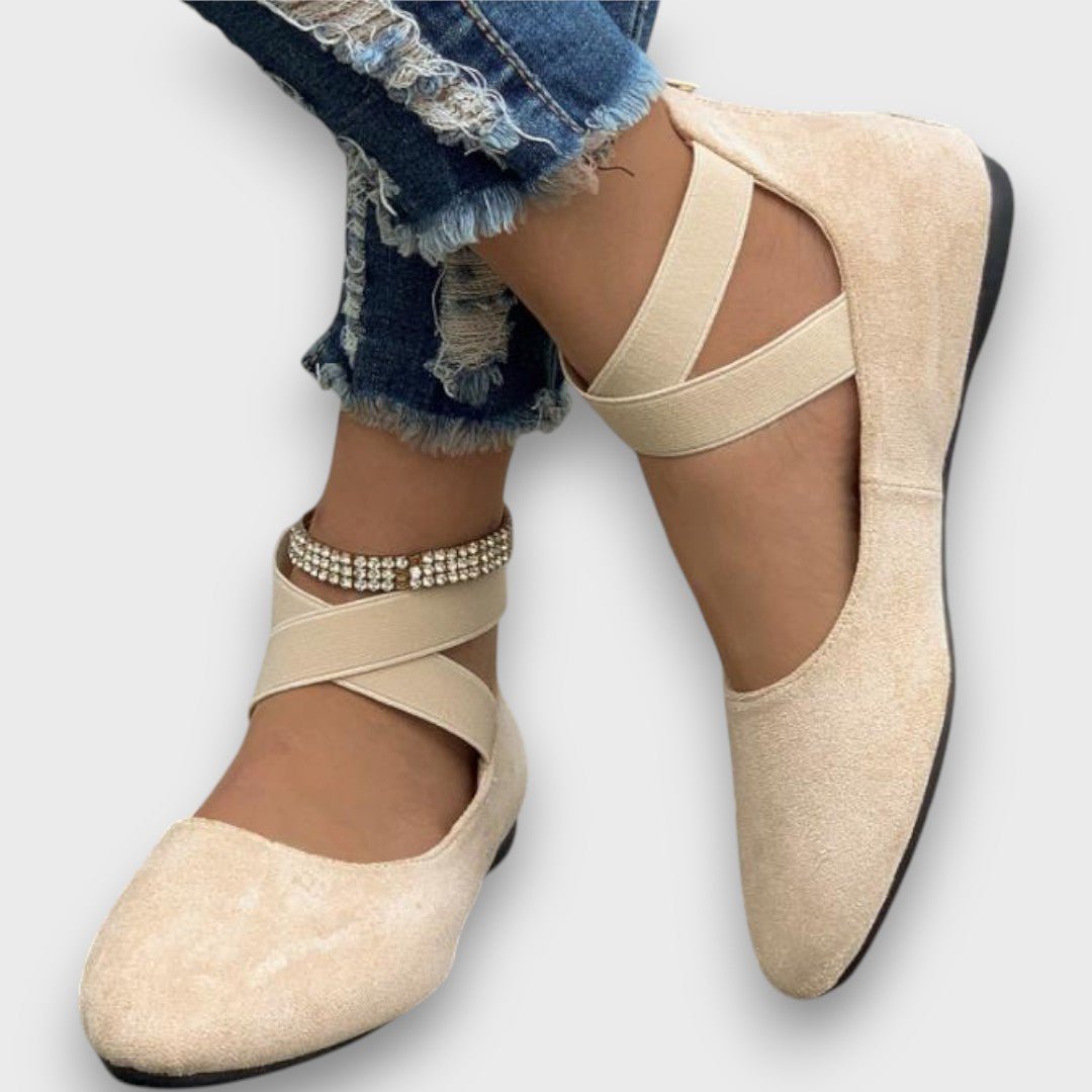Arlena | Elegant closed wedge shoes